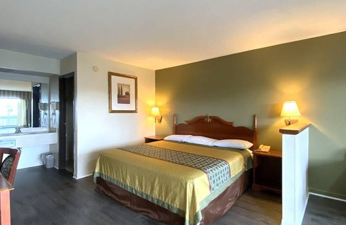Monroe Hotel | Faremont Inn & Suites Monroe