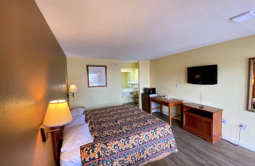 Monroe Hotel | Faremont Inn & Suites Monroe