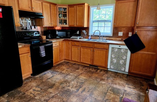 Lake Lure House | Firepits, pets and lakes in the mountains!