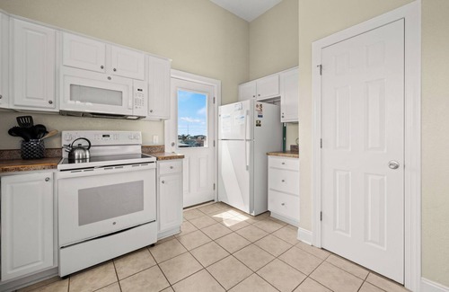 Colington House | Flip Flop 5 Bedroom Semi-Oceanfront Vacation Home, Private Pool, Hot Tub!