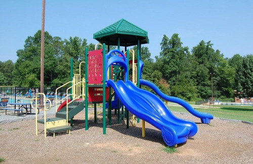 Advance Resort | Forest Lake Camping Resort Cabin 14