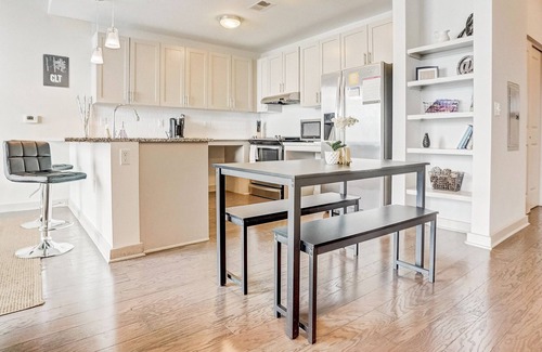 Charlotte Center City Apartment | Frontdesk | 2BR Family APT in Uptown