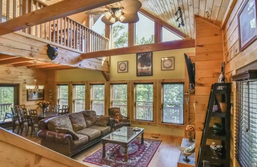 Black Mountain Cabin | Fuji Falls Cabin - 4 Br Log Cabin In Gated
