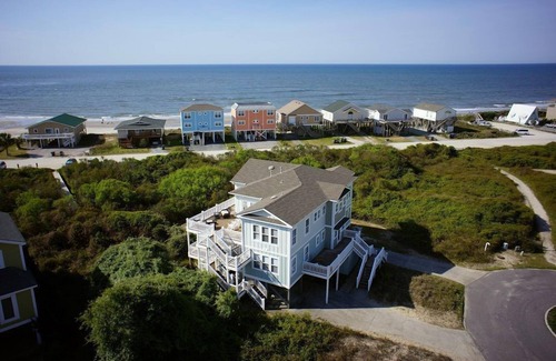 Holden Beach House | Full Circle - Beautiful Ocean Views! Great Family Vacation Home!