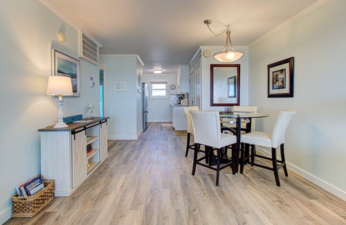 Wilmington Beach Condo | Fully Upgraded for 2025 Huge Deck, Full-Size Pool, Beach Front, Linens Included