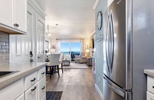 Wilmington Beach Condo | Fully Upgraded for 2025 Huge Deck, Full-Size Pool, Beach Front, Linens Included