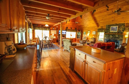 Buck Mountain Cabin | Game Room & A Cozy Cabin Awaits @ Rest Assured