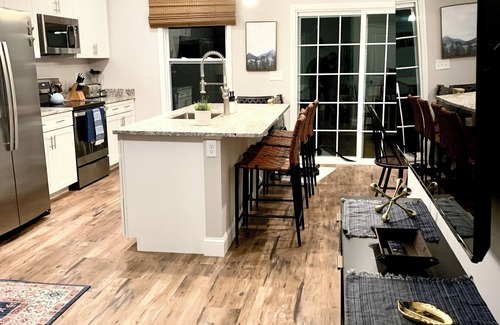 Oakley House | Gem of the Blue Mountains! 6 min to Biltmore,10 min to downtown. High speed WIFI