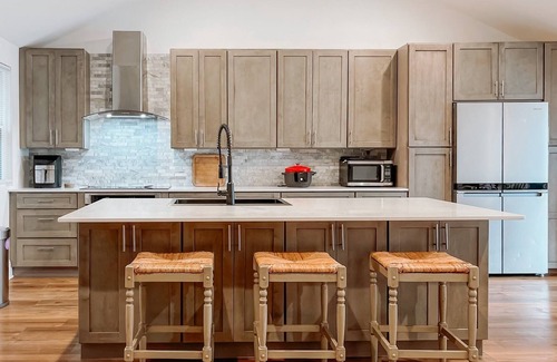 Dixie - Berryhill House | Get away at the lake
