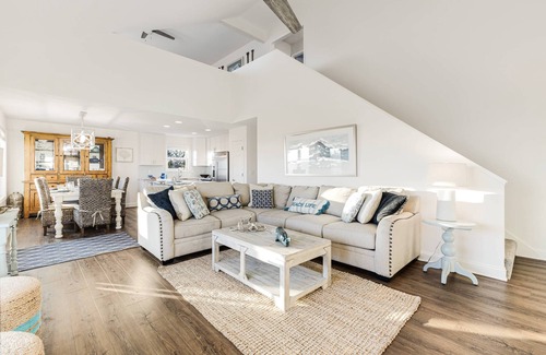 Long Beach House | Gorgeous 2nd Row Oceanview 4 Bedroom Home with Large Salt Water Pool