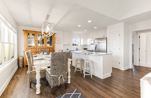 Long Beach House | Gorgeous 2nd Row Oceanview 4 Bedroom Home with Large Salt Water Pool