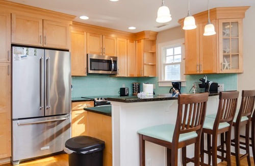 South End House | Gorgeous Home 1 Block from Ocean and Banks Channel