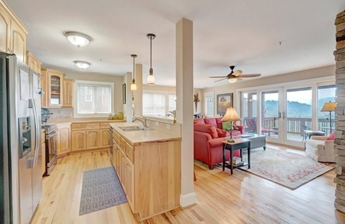Banner Elk Condo | Grand Oaks RC1 - Mountain Views, Gated Resort, Indoor/Outdoor Pools and Hot Tub, Fitness Area, Fi.