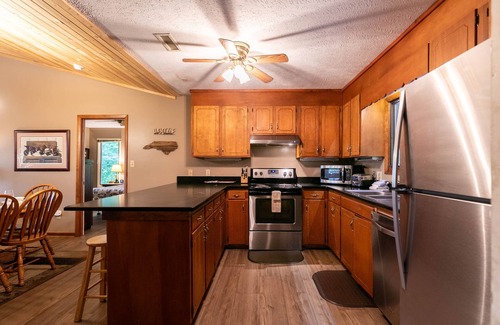Seven Devils House | Grand View - Mountain Views, Pool Table, Fire Pit
