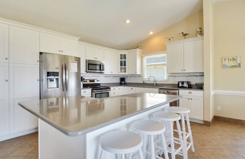 South Nags Head House | Great Oceanfront Home! Private Pool, Hot Tub, Rec Room. Bring the Pooch!