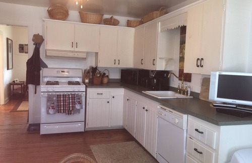 Avon House | Great Rates, Pet Friendly, Avon Village/Kinnakeet, We have It all!
