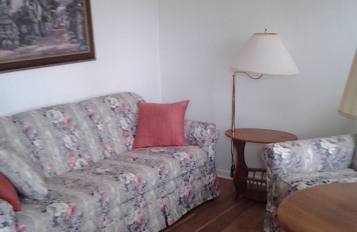 Leicester House | Green Valley Cottage