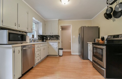 Black Mountain House | Grey Eagle Cottage with Hot Tub in Black Mountain
