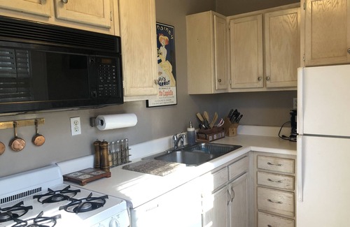Murdock - Linden Apartment | Grove Park Hideaway #1 - Charming and cozy 1BR apartment