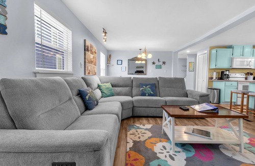 Spindrift Banks House | Guest Favorite- walk to the beach!