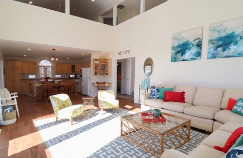 Emerald Isle House | Handicap Friendly,golf cart,community pool,easy beach access,Spinnaker's Reach