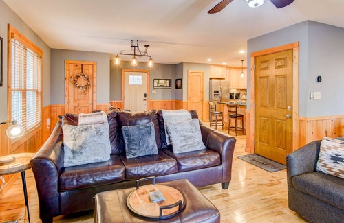 Vilas House | Happy Trails Lodge - Big views of Grandfather Mtn, sauna, hot tub, great location!