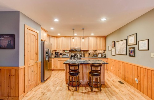 Vilas House | Happy Trails Lodge - Big views of Grandfather Mtn, sauna, hot tub, great location!