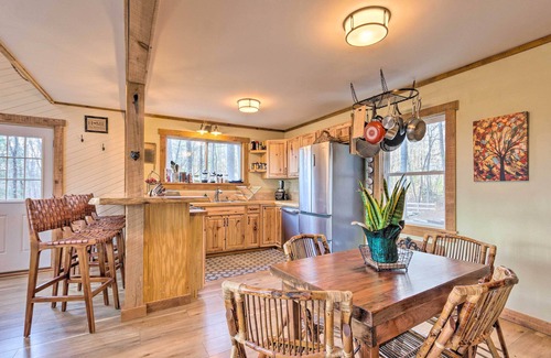 Hendersonville Cottage | Hendersonville Cabin w/Hot Tub, Views & Fire Pit!