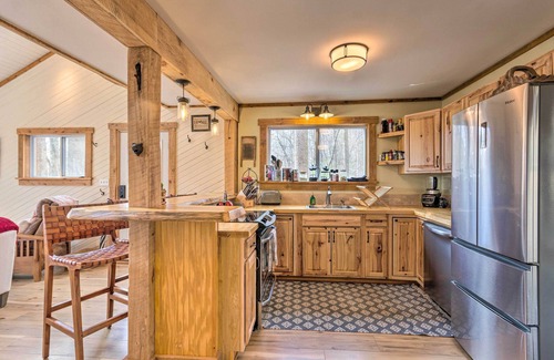 Hendersonville Cottage | Hendersonville Cabin w/Hot Tub, Views & Fire Pit!
