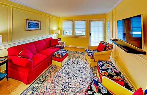 Downtown Asheville Apartment | Hiawassee W203