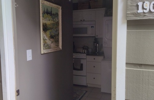 Sapphire Apartment | Hidden Haven/Cozy Studio in SVR