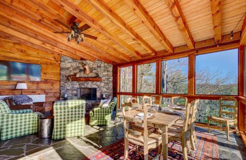 Mirror Lake House | Hilltop Hideaway