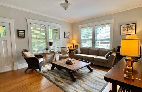 Plaza Midwood House | Historic Bungalow walking distance to everything in Plaza Midwood