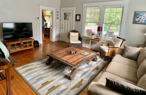 Plaza Midwood House | Historic Bungalow walking distance to everything in Plaza Midwood