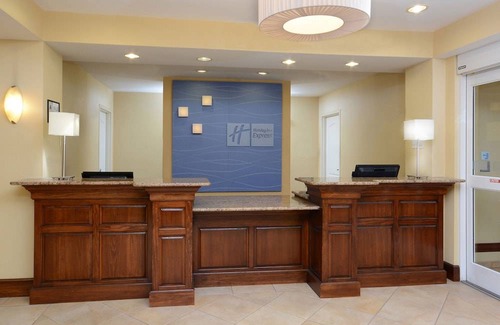Greensboro Hotel | Holiday Inn Express Hotel & Suites Greensboro Airport Area, an IHG Hotel