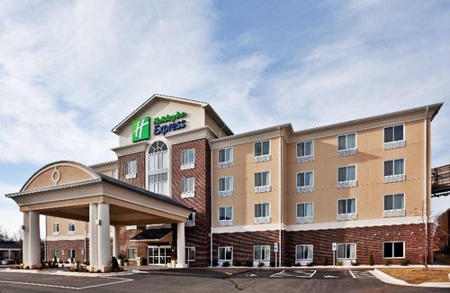 Statesville Hotel | Holiday Inn Express Hotel and Suites Statesville, an Ihg Hotel