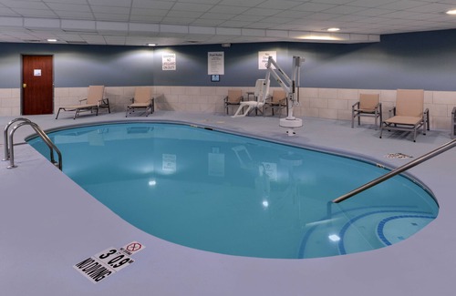 Southeast Raleigh Hotel | Holiday Inn Express & Suites Raleigh NE - Medical Ctr Area, an IHG Hotel