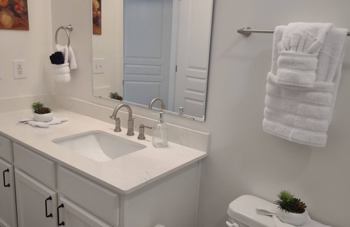 Cary Apartment | Home by the Lake