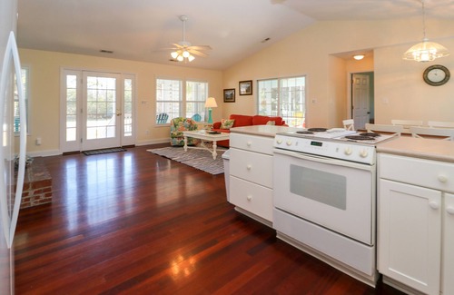 Emerald Isle House | Home with golf cart,community pool,Spinnakers Reach community