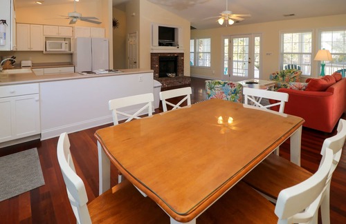 Emerald Isle House | Home with golf cart,community pool,Spinnakers Reach community