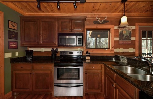 Banner Elk Cabin | ☆ Hot Tub ☆ 3 Kings ☆ Rustic ☆ Luxury ☆ Fireplace