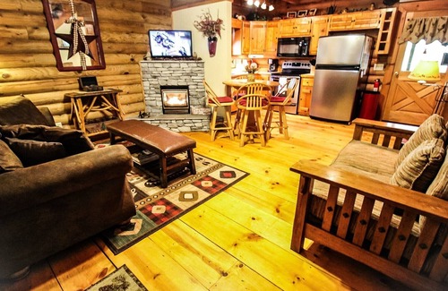 Todd Cabin | Hot Tub + Fall Views = Bliss @ Creekside Serenade