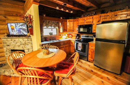 Todd Cabin | Hot Tub + Fall Views = Bliss @ Creekside Serenade