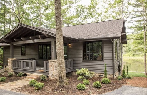 Glenville House | Hot Tub! Mountain Cottage* Hike, Bike, Grill, Golf