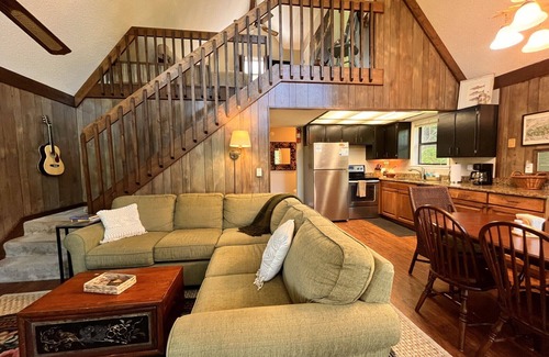Almond House | HOT TUB, Swimming/Fishing Lake, Mountain ViewsnnThe Happy Appalachian