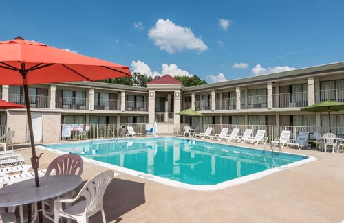 Lumberton Hotel | Hotel ∙ 127 guests