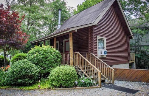 Blowing Rock Hotel | Hotel ∙ 2 bedrooms ∙ 10 guests