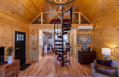 West Jefferson House | House ∙ 1 bedroom ∙ 4 guests