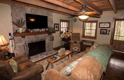 Robbinsville House | House ∙ 1 bedroom ∙ 2 guests
