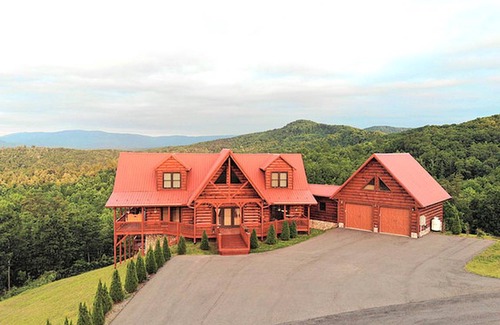Dobson House | House ∙ 1 bedroom ∙ 22 guests